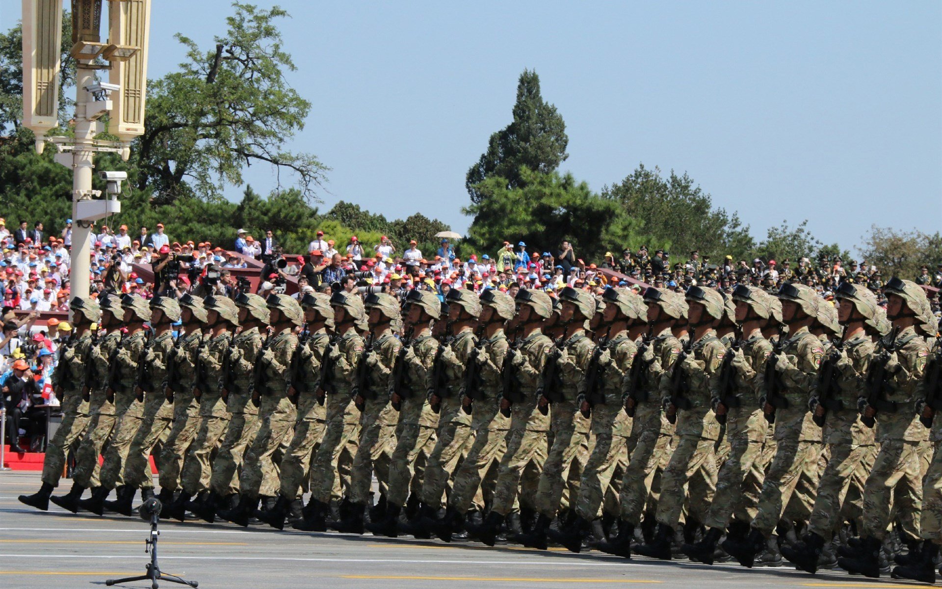 恩多比·恩乔的精准罚球使南非队连续领先，多恩比纳